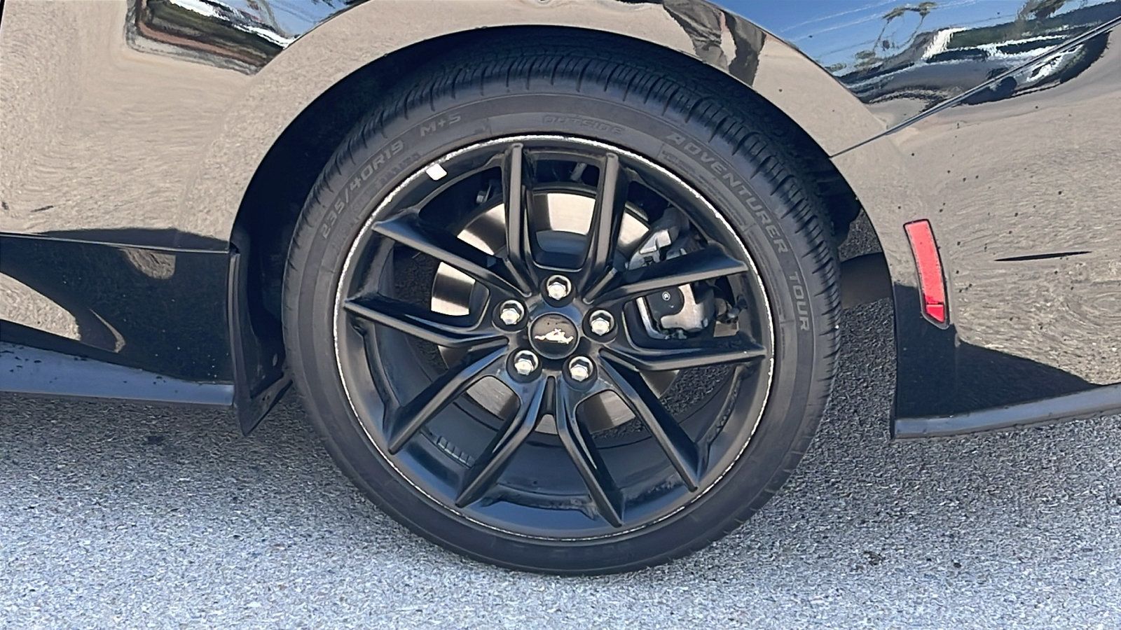 Used 2024 Ford Mustang Coupe RWD image 5