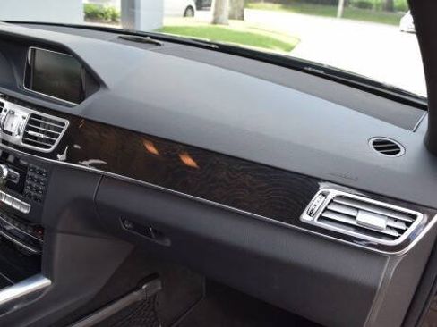 Used 2014 Mercedes-Benz E 250 BlueTEC Sedan image 52
