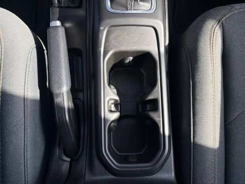 Used 2025 Jeep Gladiator Sport AWD/4WD image 32