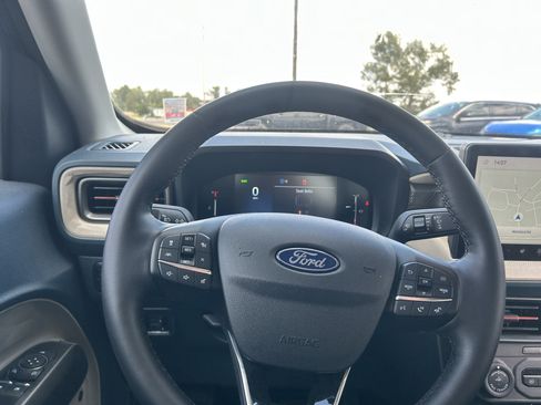 Certified 2025 Ford Maverick Lariat w/ 4K Tow Package AWD/4WD image 17