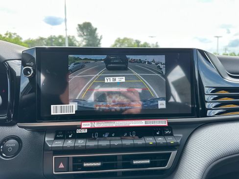 Used 2026 Toyota Camry SE FWD image 25