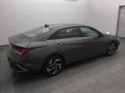 Used 2025 Hyundai Elantra SEL FWD image 10