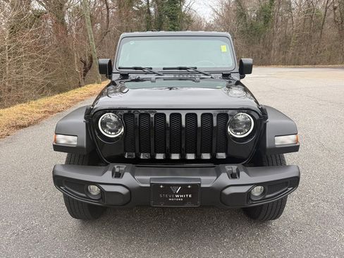 Used 2023 Jeep Wrangler Sport image 3