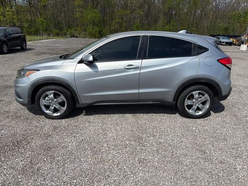 Used 2019 Honda HR-V LX image 6