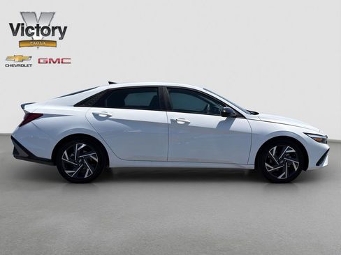 Used 2025 Hyundai Elantra Sport FWD image 7