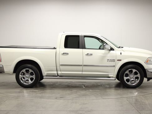 Used 2017 RAM 1500 Laramie image 9