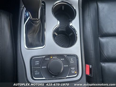 Used 2018 Jeep Grand Cherokee Limited image 34