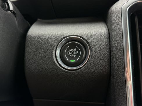 Used 2025 GMC Acadia Elevation FWD image 25