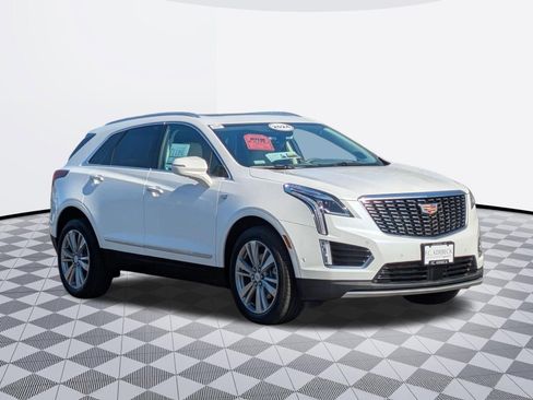 Certified 2024 Cadillac XT5 Premium Luxury w/ Technology Package image 3