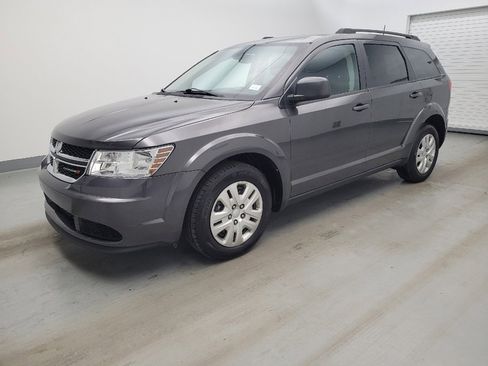 Used 2020 Dodge Journey SE w/ SE Popular Equipment Group FWD image 2