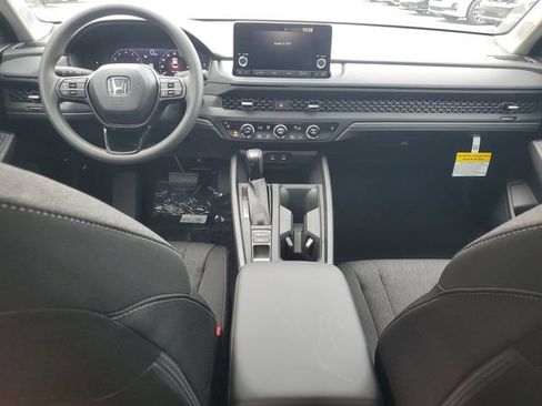 Used 2025 Honda Accord SE image 31