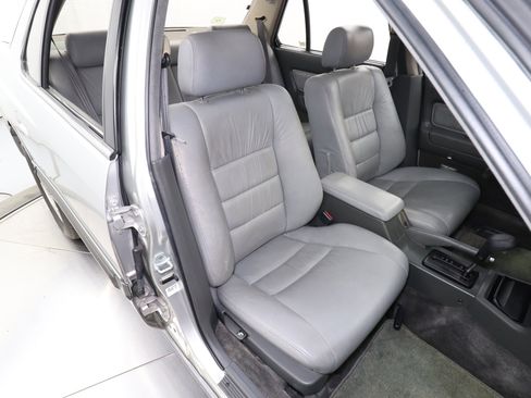 Used 1987 Acura Legend L image 21