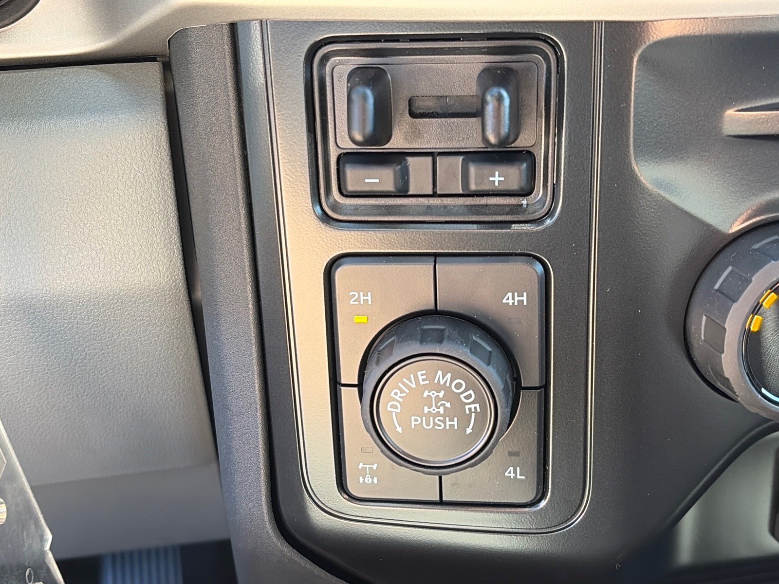 New 2027 Ford F250 XL w/ Tremor Off-Road Package AWD/4WD image 11