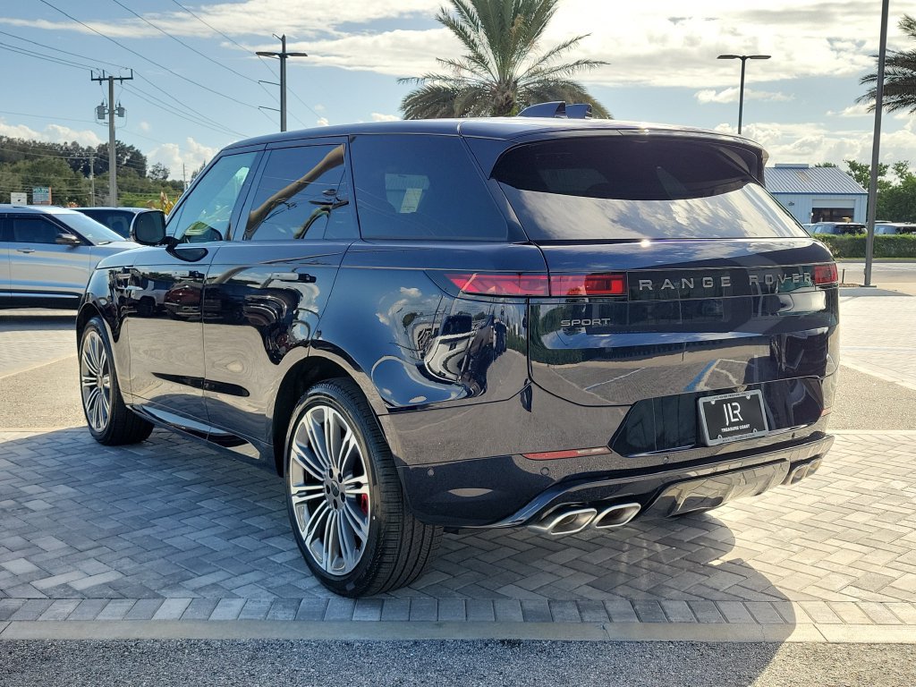 New 2027 Land Rover Range Rover Sport Dynamic SE AWD/4WD image 3
