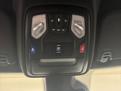 New 2026 RAM 1500 4x4 Crew Cab image 18