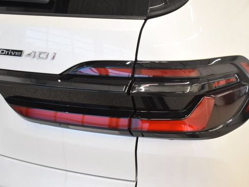 New 2027 BMW X7 xDrive40i w/ M Sport Package AWD/4WD image 14