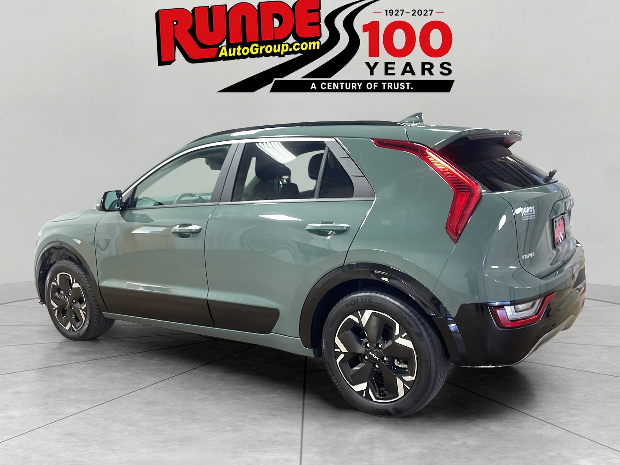Used 2025 Kia Niro Wave w/ Wave Preserve Package FWD image 4