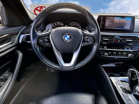 Used 2019 BMW 530i w/ Convenience Package image 5