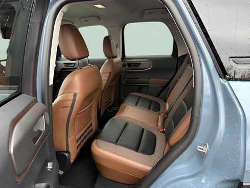 Certified 2025 Ford Bronco Sport Outer Banks w/ Outer Banks Tech Package+ AWD/4WD image 4