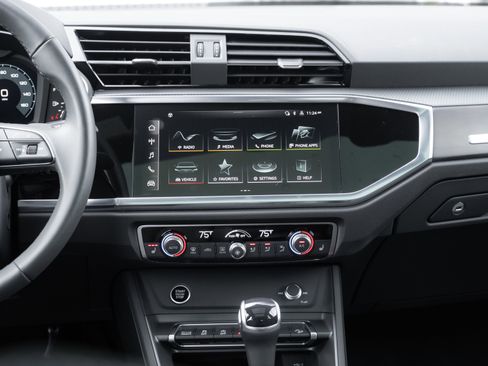 Certified 2024 Audi Q3 2.0T Premium image 12