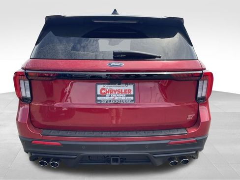 Used 2025 Ford Explorer ST image 17
