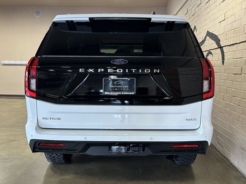 Used 2025 Ford Expedition Max Active AWD/4WD image 4