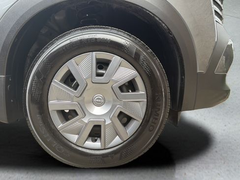 Used 2025 Nissan Kicks S FWD image 23