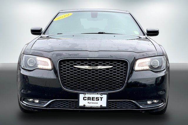 Used 2019 Chrysler 300 S RWD image 2