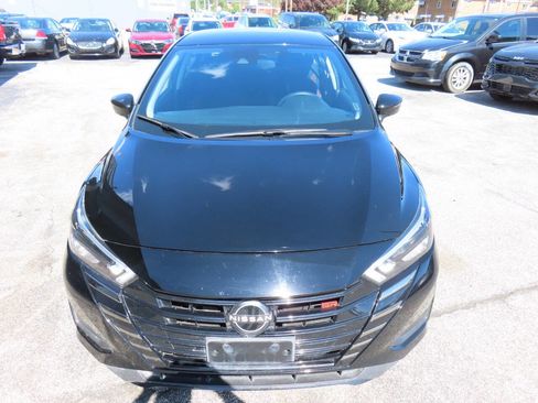 Used 2024 Nissan Versa SR FWD image 33