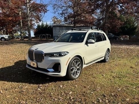 Used 2020 BMW X7 xDrive40i w/ Cold Weather Package image 2