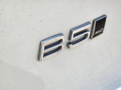 Used 2025 Volvo XC40 B5 Core AWD/4WD image 7