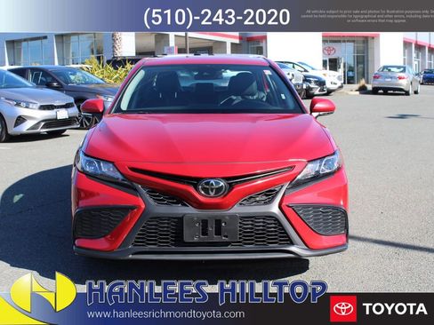 Used 2024 Toyota Camry SE image 4
