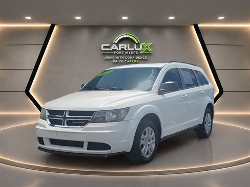 Used 2018 Dodge Journey SE w/ Connectivity Group FWD image 3