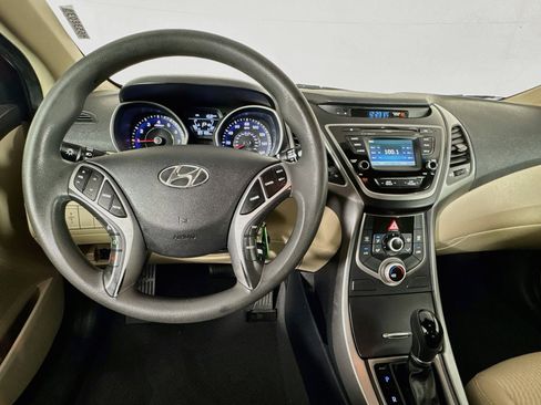 Used 2016 Hyundai Elantra SE w/ Option Group 02 FWD image 10
