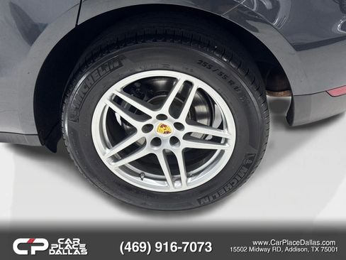 Used 2018 Porsche Macan Sport Edition image 40