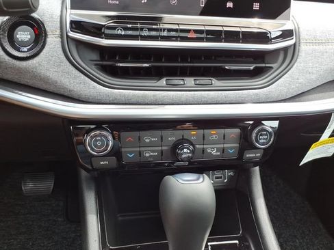 New 2026 Jeep Compass Latitude AWD/4WD image 11