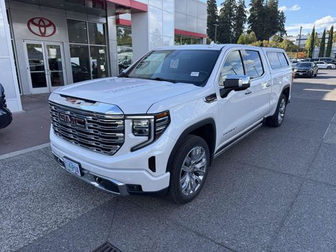 Used 2024 GMC Sierra 1500 Denali w/ Denali Reserve Package AWD/4WD image 2