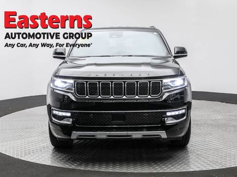 Used 2022 Jeep Wagoneer Series II AWD/4WD image 2