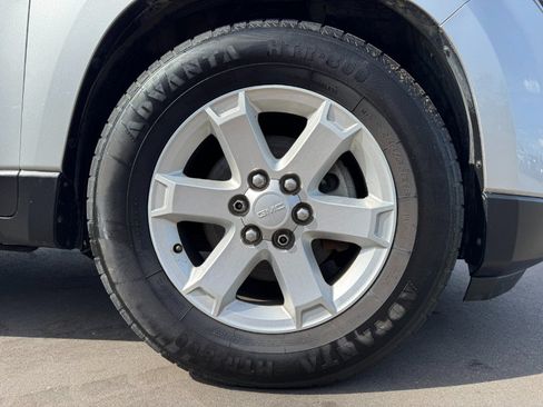 Used 2016 GMC Acadia SLE FWD image 13