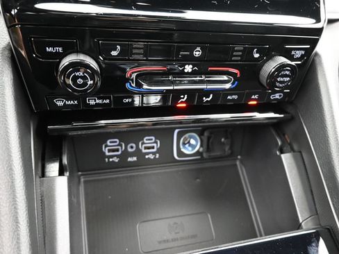 Used 2025 Jeep Grand Cherokee Laredo X w/ Luxury Tech Group I AWD/4WD image 22