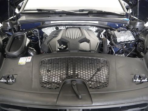 Certified 2023 Porsche Macan AWD/4WD image 12