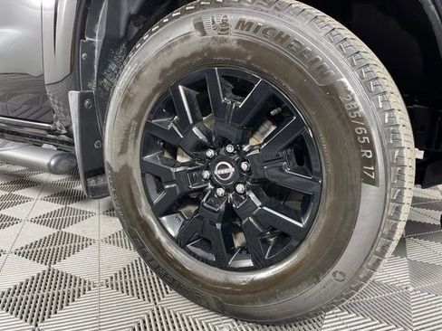 Used 2023 Nissan Frontier SV w/ Midnight Edition Package image 12