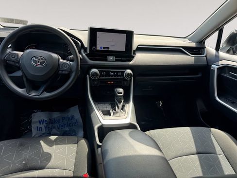 Used 2025 Toyota RAV4 XLE AWD/4WD image 10