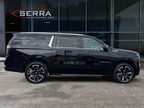 Used 2025 Chevrolet Suburban High Country w/ Sun And Tow Package AWD/4WD image 6