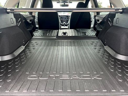 Certified 2025 Subaru Outback Premium AWD/4WD image 12