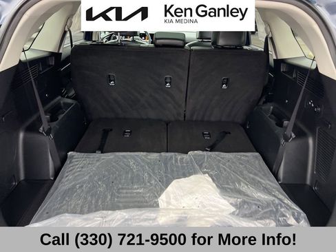 Certified 2025 Kia Sorento S w/ Panoramic Sunroof Package image 53