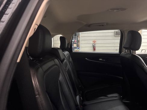 Used 2022 Lincoln Nautilus AWD image 32