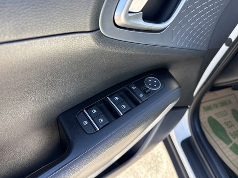 Used 2023 Kia Soul EX image 24