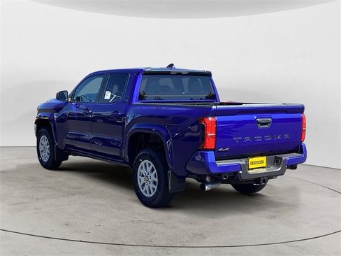 Certified 2025 Toyota Tacoma SR5 image 3