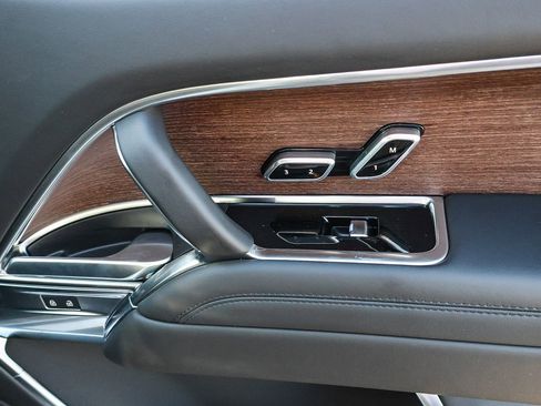 New 2026 Land Rover Range Rover SE image 19